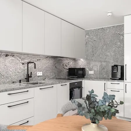 Apartment New Modern Center With Old Town Views