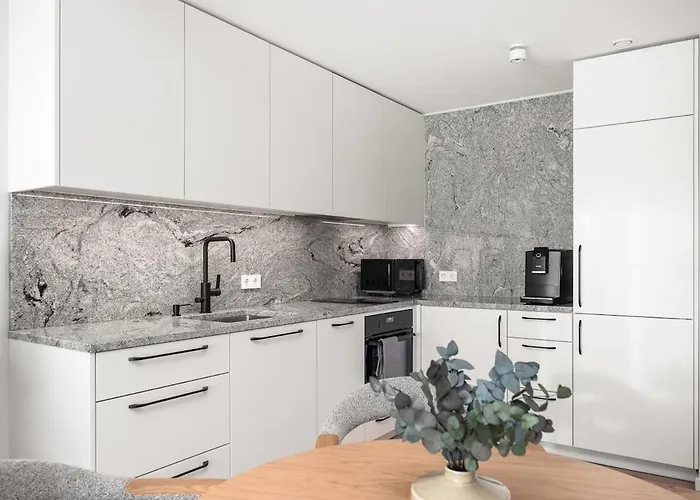 Apartment New Modern Center With Old Town Views