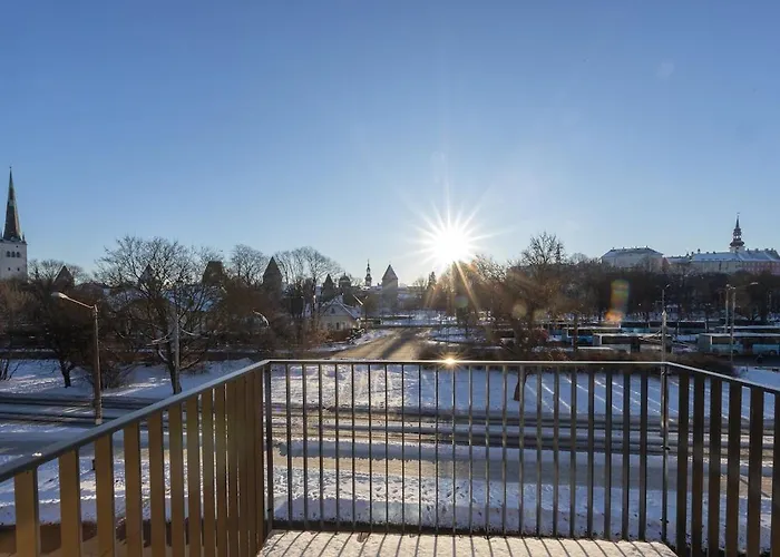 Apartment New Modern Center With Old Town Views